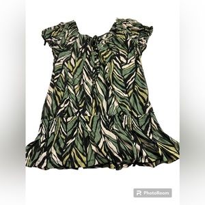 Women’s Top- Apt 9 brand